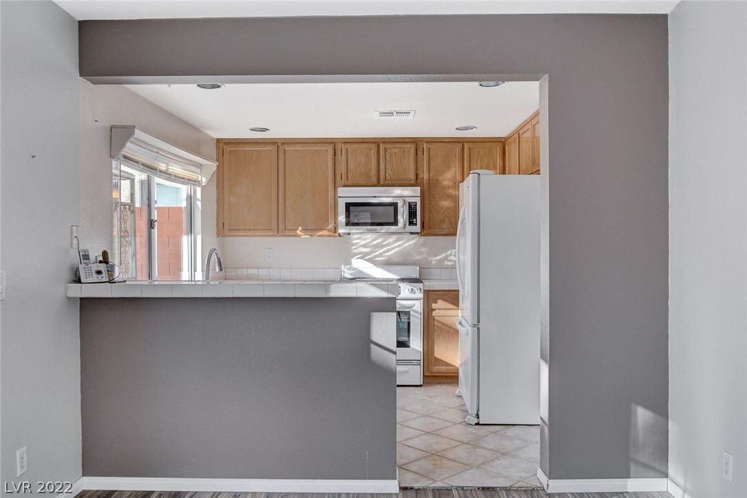 1470 Flintrock Road Henderson, NV 89014 - Photo 11 of 22