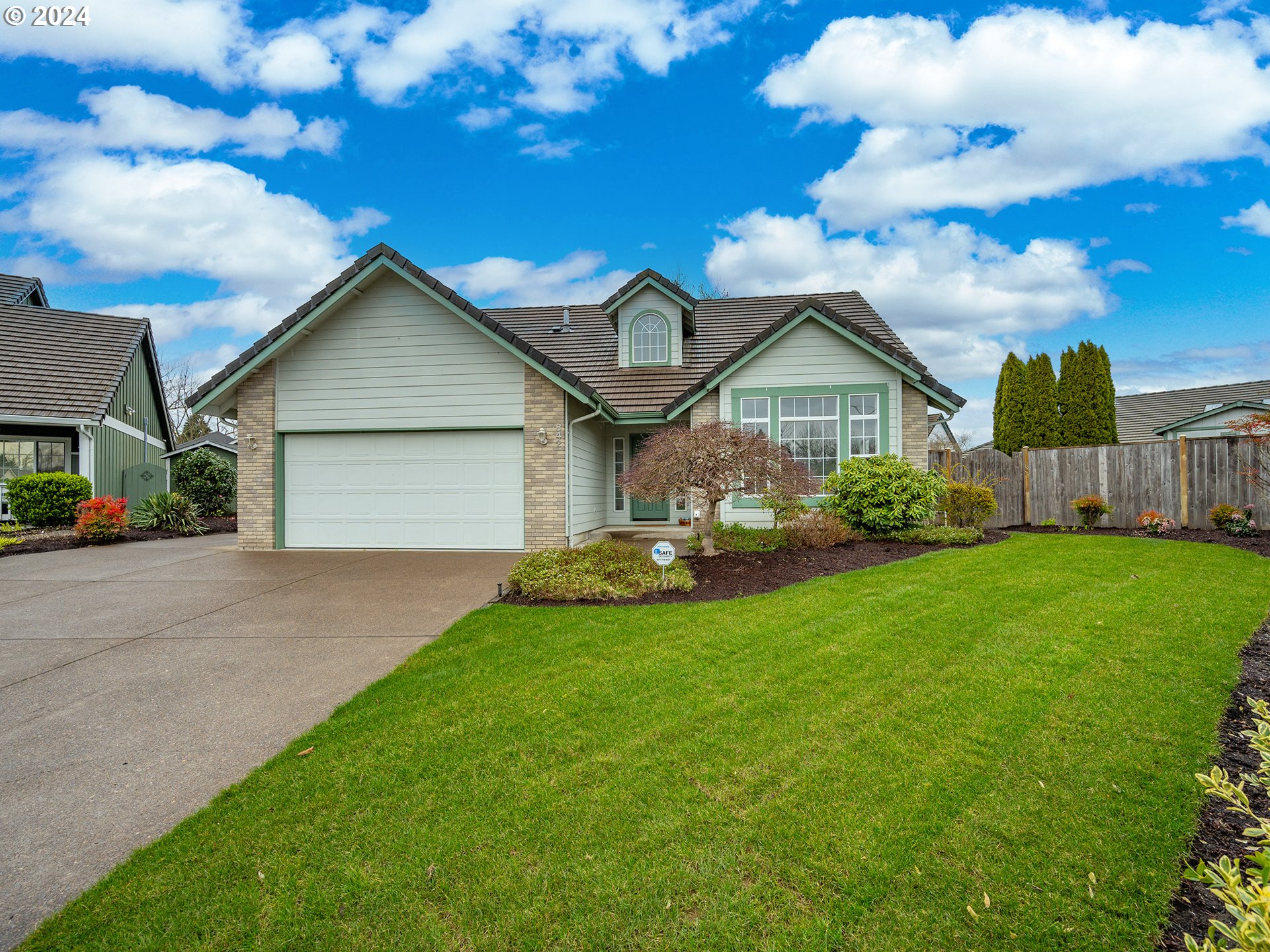 842 Raintree Way Springfield, OR 97477 - Photo 1 of 48 Gallery Image 1