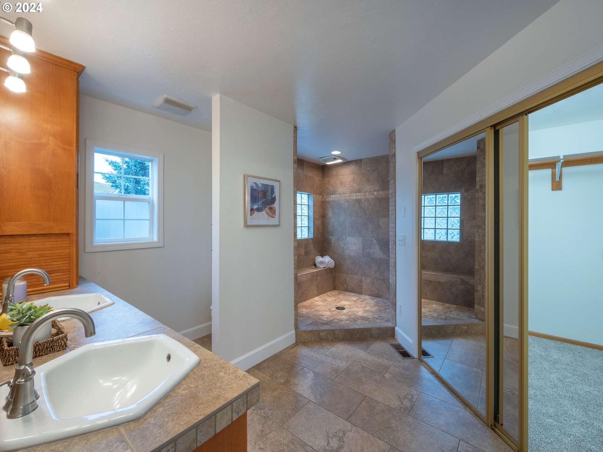 842 Raintree Way Springfield, OR 97477 - Photo 24 of 48 Bathroom, Attached