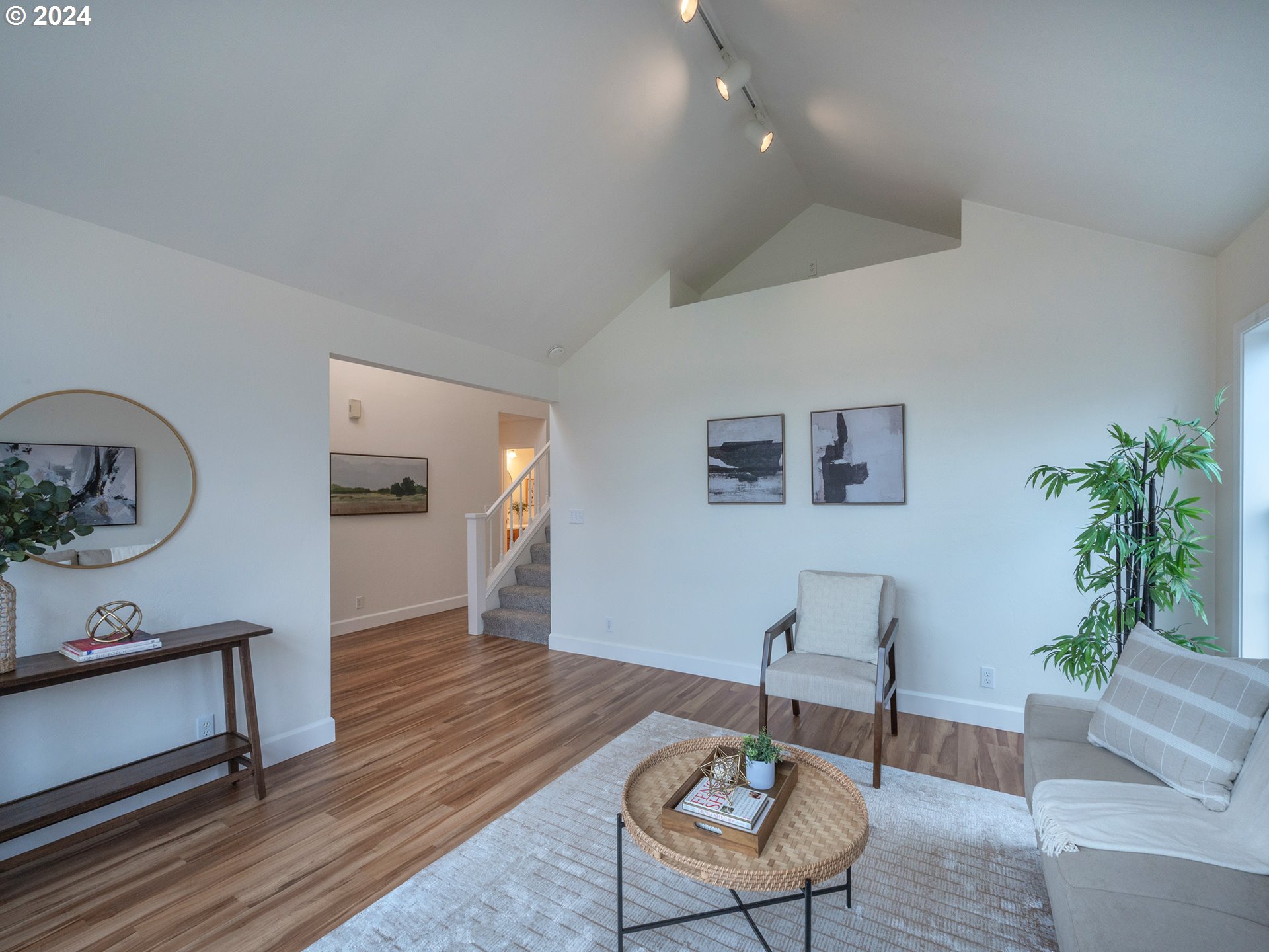 842 Raintree Way Springfield, OR 97477 - Photo 6 of 48 Living Room