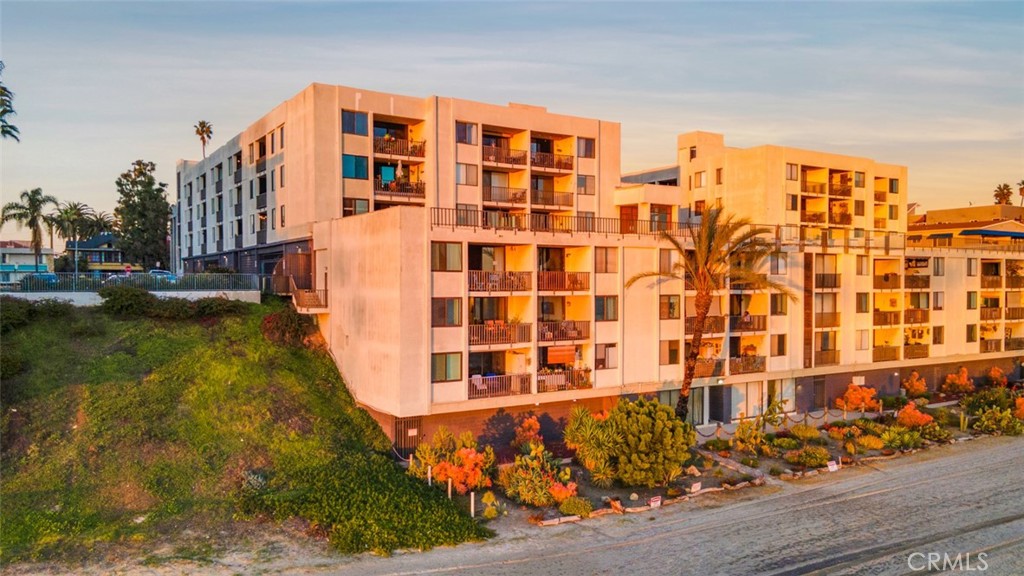 1140 East Ocean Boulevard, Unit 235 Long Beach, CA 90802 - Photo 3 of 45 a front view of a building