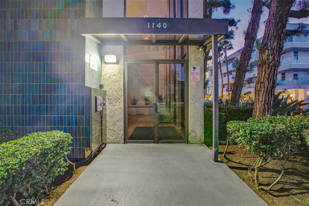1140 East Ocean Boulevard, Unit 235 Long Beach, CA 90802 - Photo 40 of 45 a view of a pathway of a building
