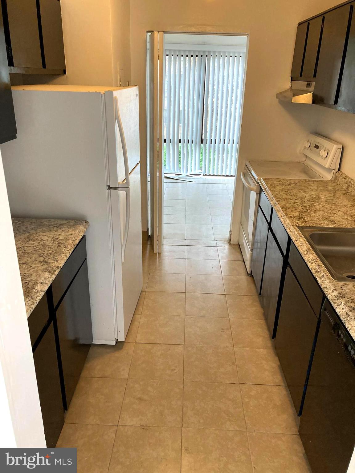 3301 Hewitt Avenue, Unit 308 Silver Spring, MD 20906 - Photo 4 of 11 Kitchen