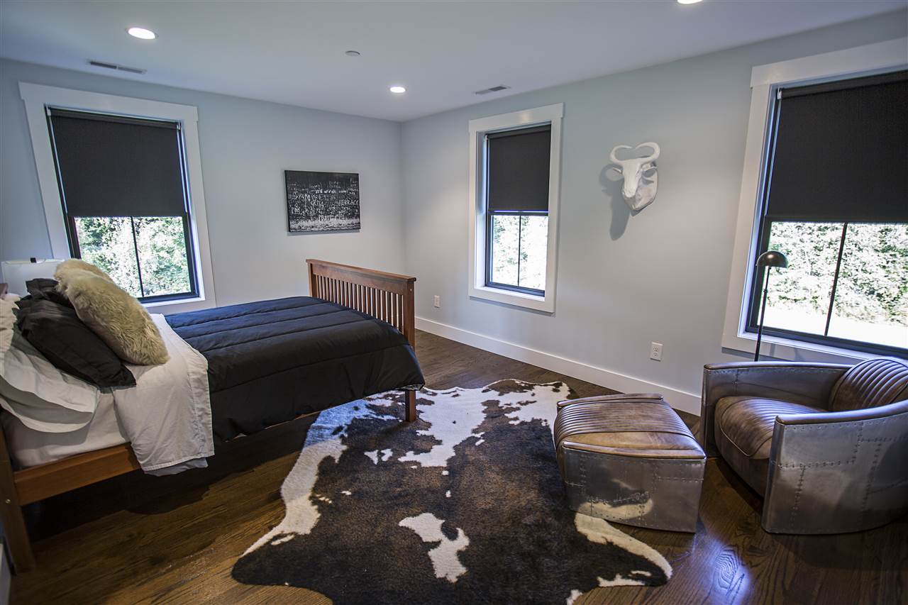 78 Old Chester Road Derry, NH 03038 - Photo 26 of 38