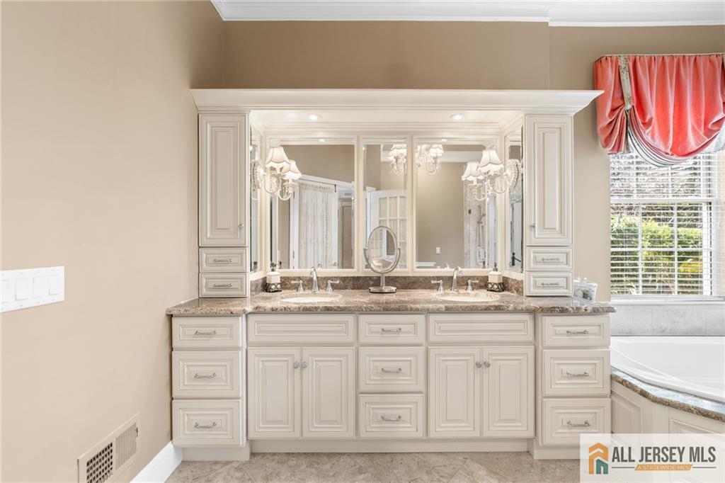 8 Tamarack Road Monroe Township, NJ 08831 - Photo 17 of 40 Gallery Image 17