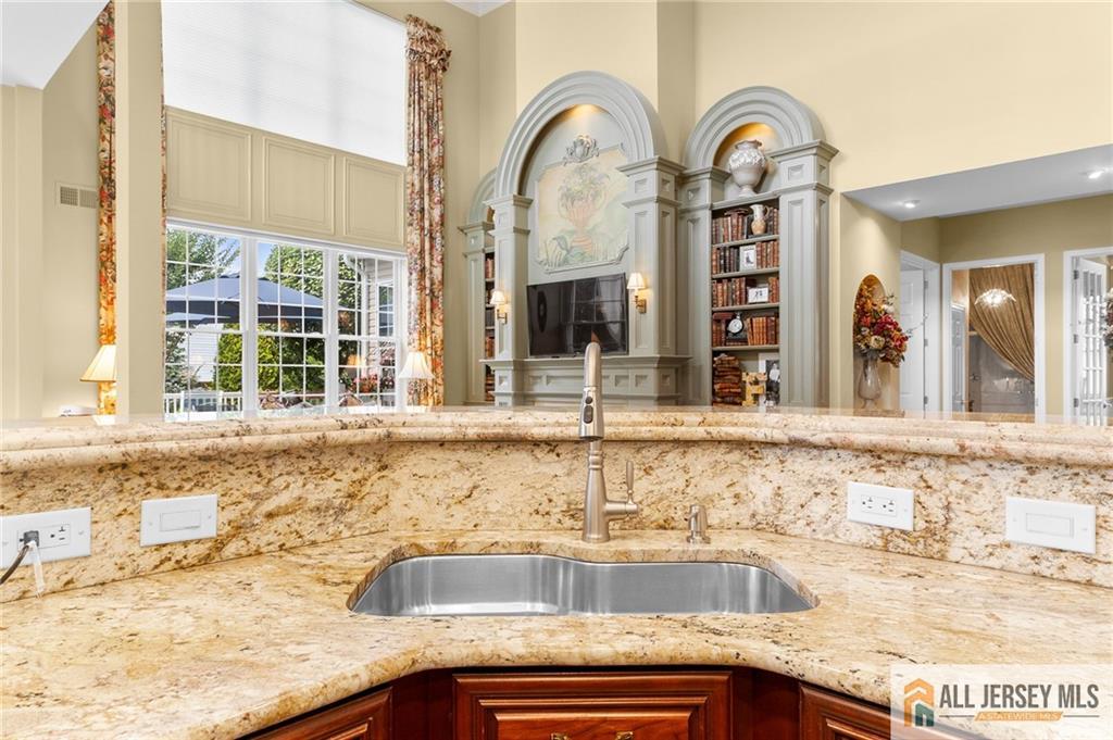 8 Tamarack Road Monroe Township, NJ 08831 - Photo 9 of 40 Gallery Image 9