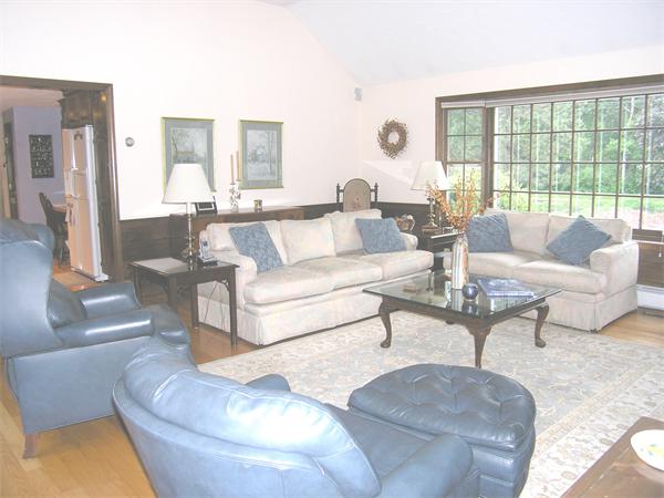 10 Robert Road Acton, MA 01720 - Photo 8 of 26 Gallery Image 8