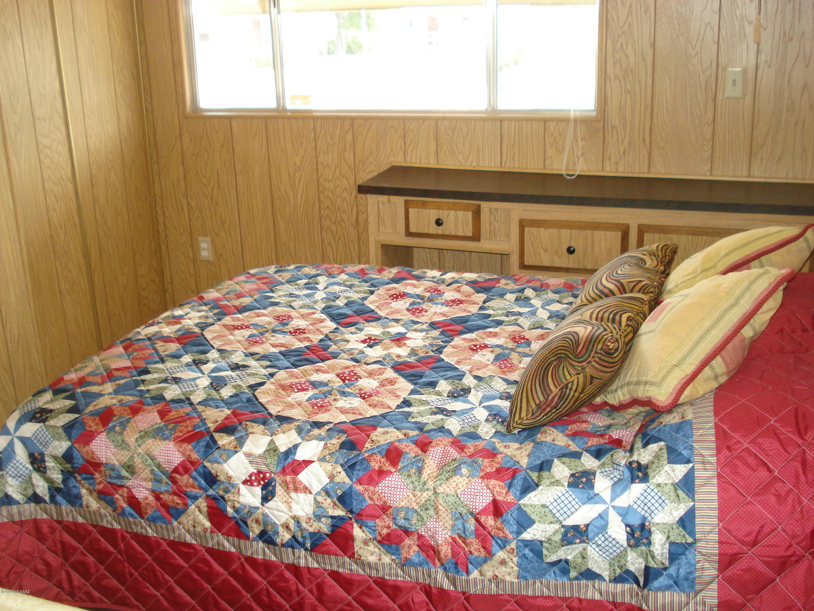 5940 West Box R Street Tucson, AZ 85713 - Photo 6 of 25 Front Bedroom