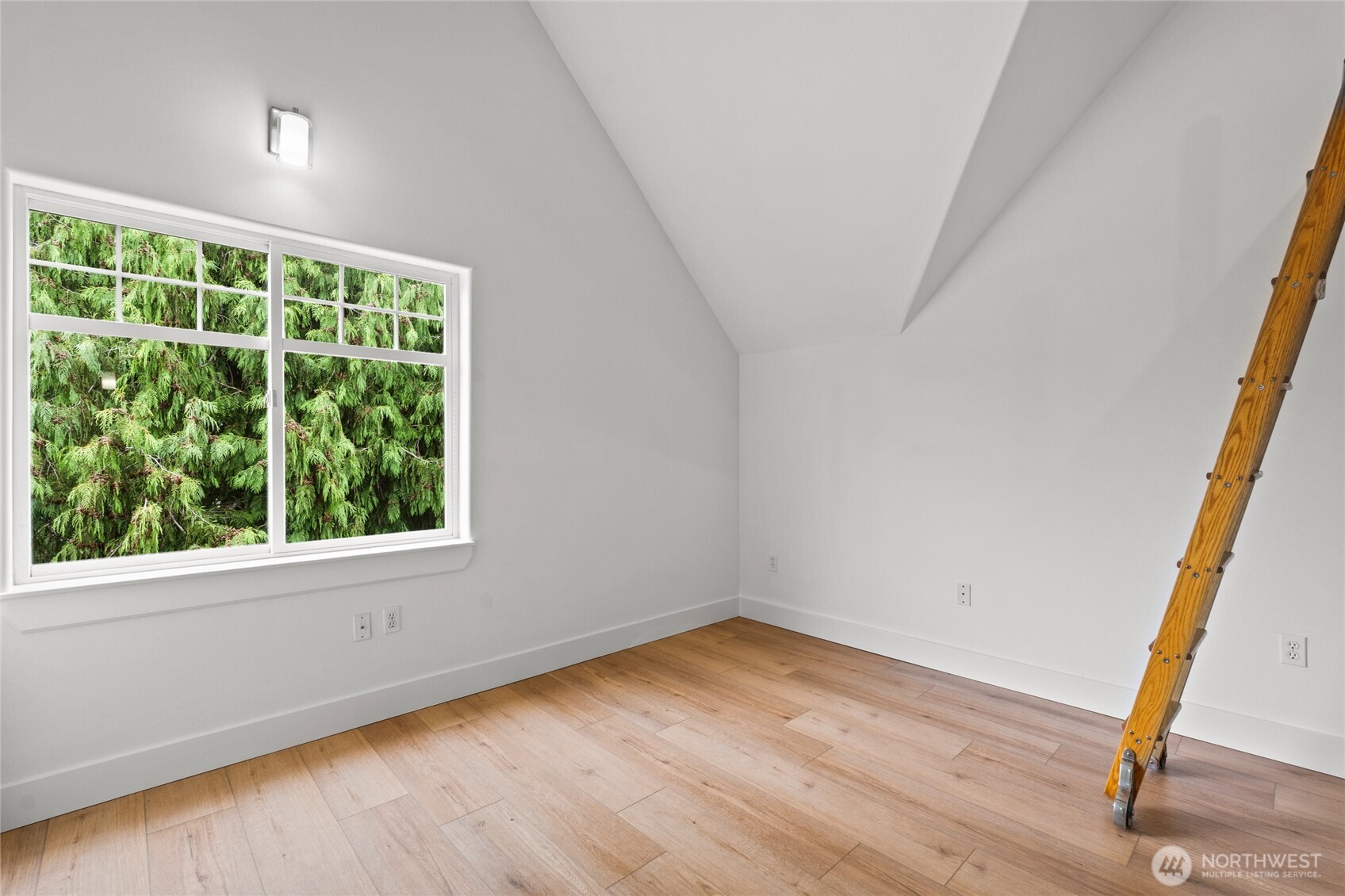 910 North 74th Street Seattle, WA 98103 - Photo 22 of 25