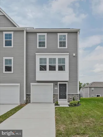 $2,000 | 31 Clifton Manor, Falling Waters, WV 25419