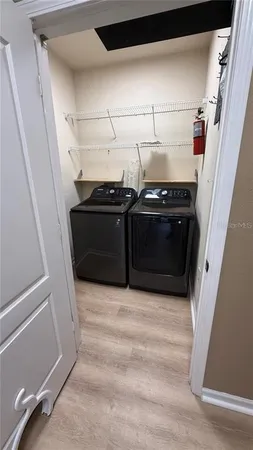 a view of utility room