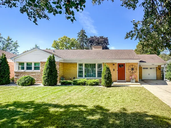 $3,950 | 814 South Evergreen Avenue, Arlington Heights, IL 60005