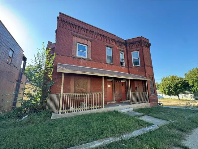 $595,000 | 1104 North 18th Street, St. Joseph, MO 64501