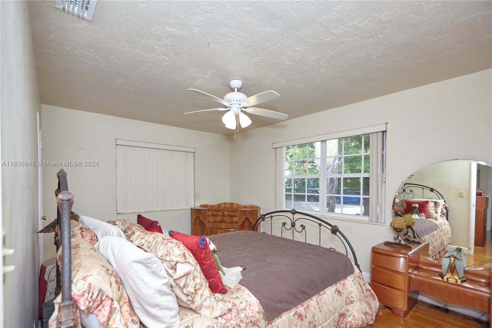 Central Gables Coral Gables, FL 33134 - Photo 30 of 45 2nd bedroom