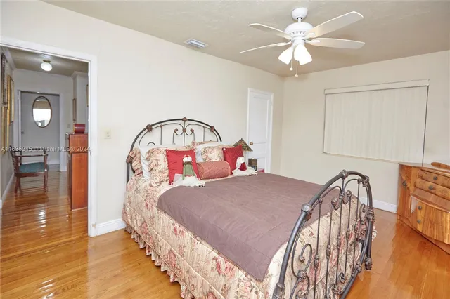 $1,100,000 | Central Gables, Coral Gables, FL 33134