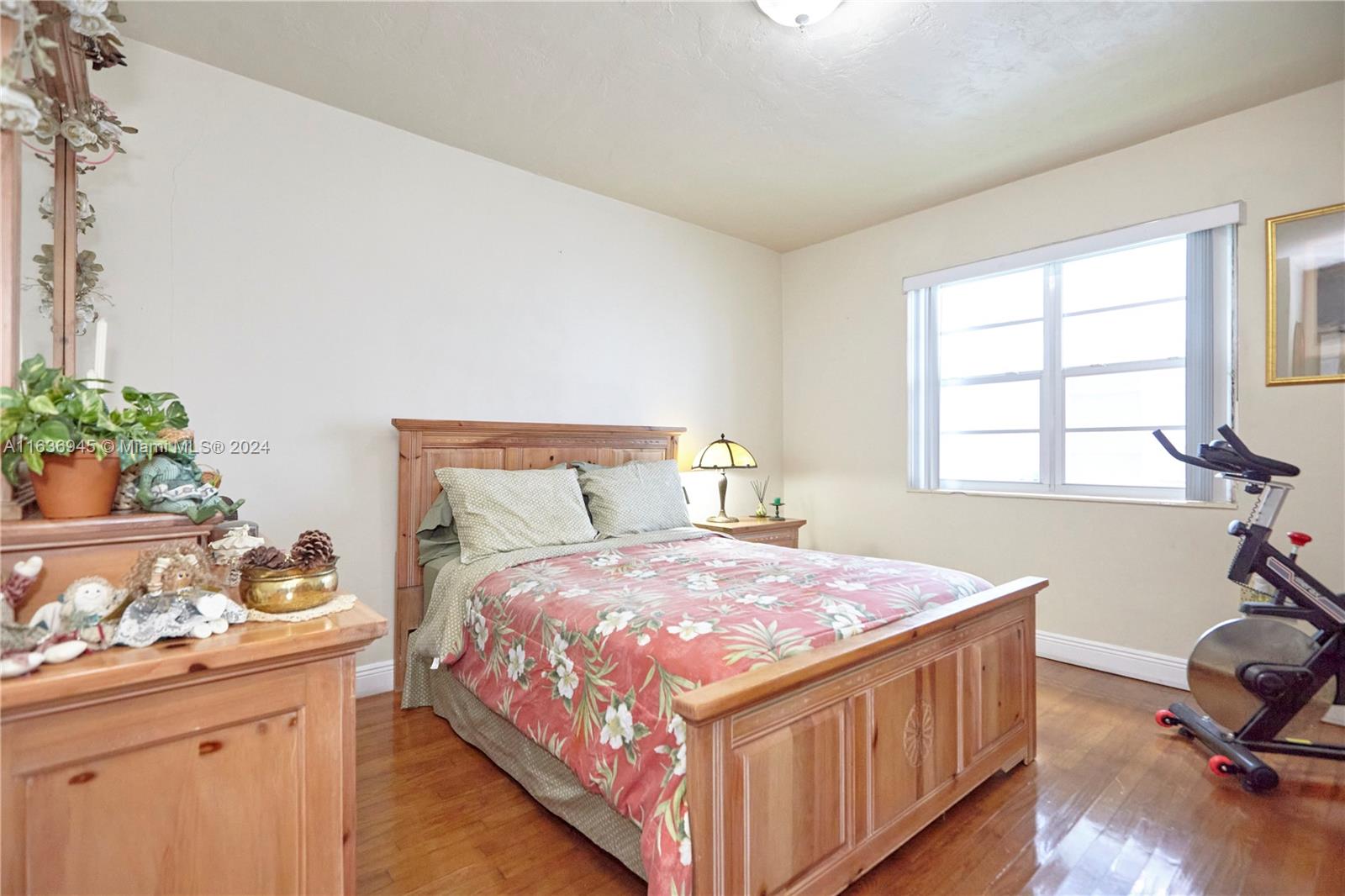 Central Gables Coral Gables, FL 33134 - Photo 39 of 45 1st bedroom