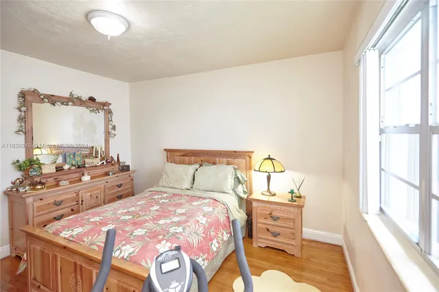 $1,100,000 | Central Gables, Coral Gables, FL 33134