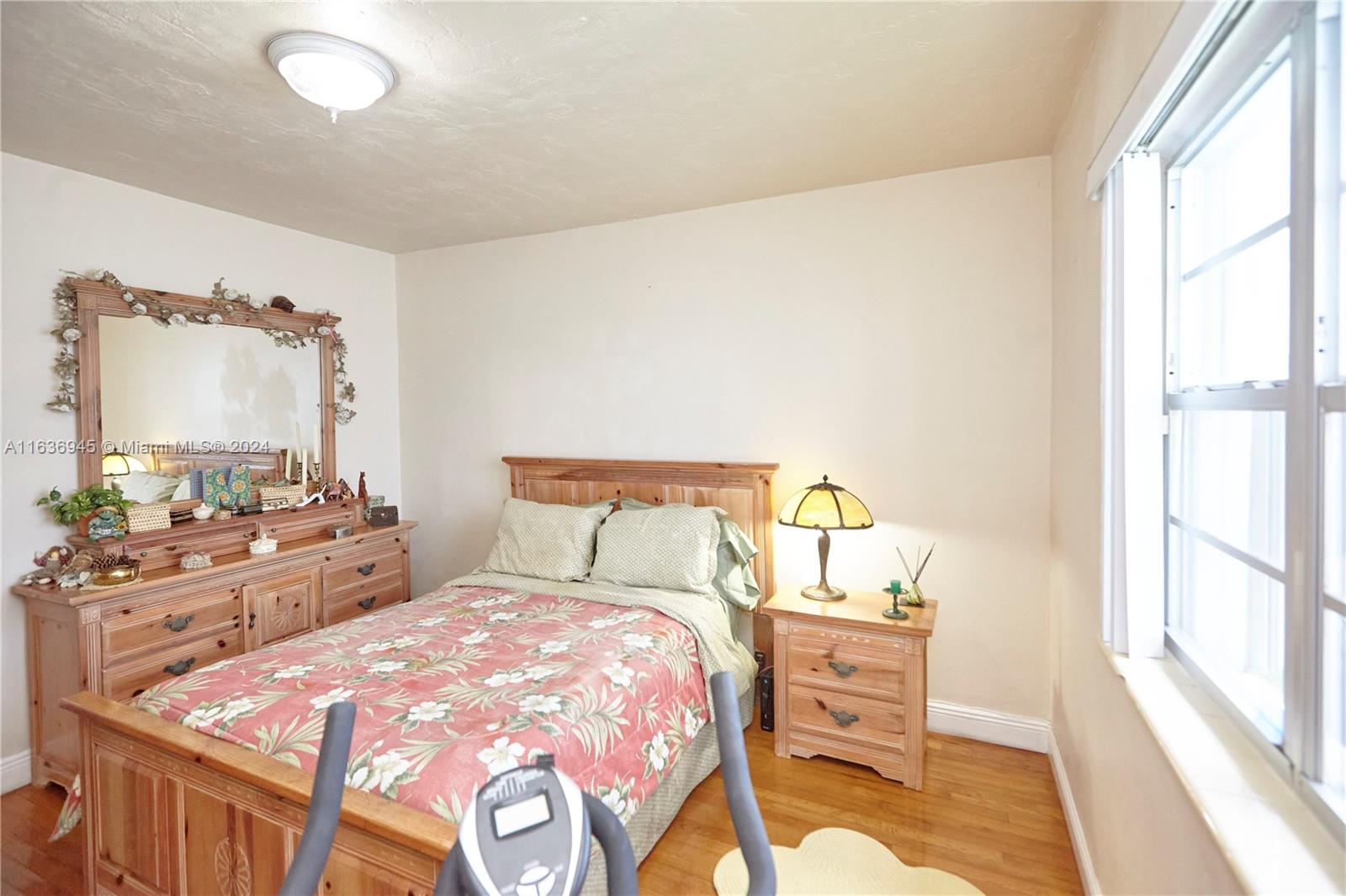 Central Gables Coral Gables, FL 33134 - Photo 40 of 45 1st bedroom