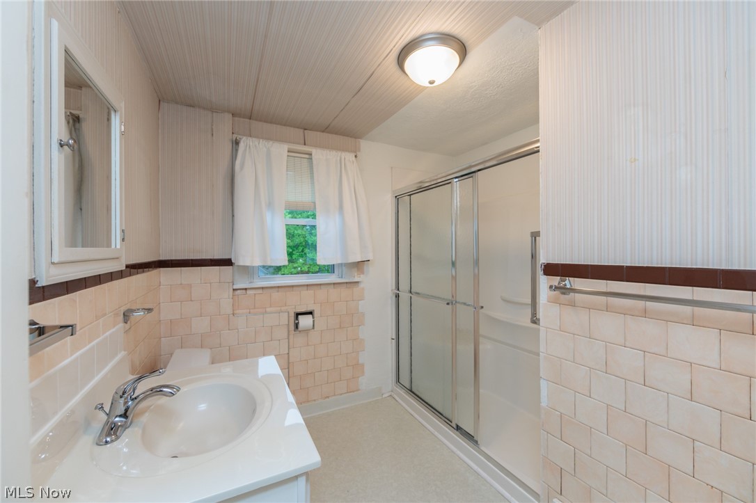 983 Dan Street Akron, OH 44310 - Photo 25 of 46