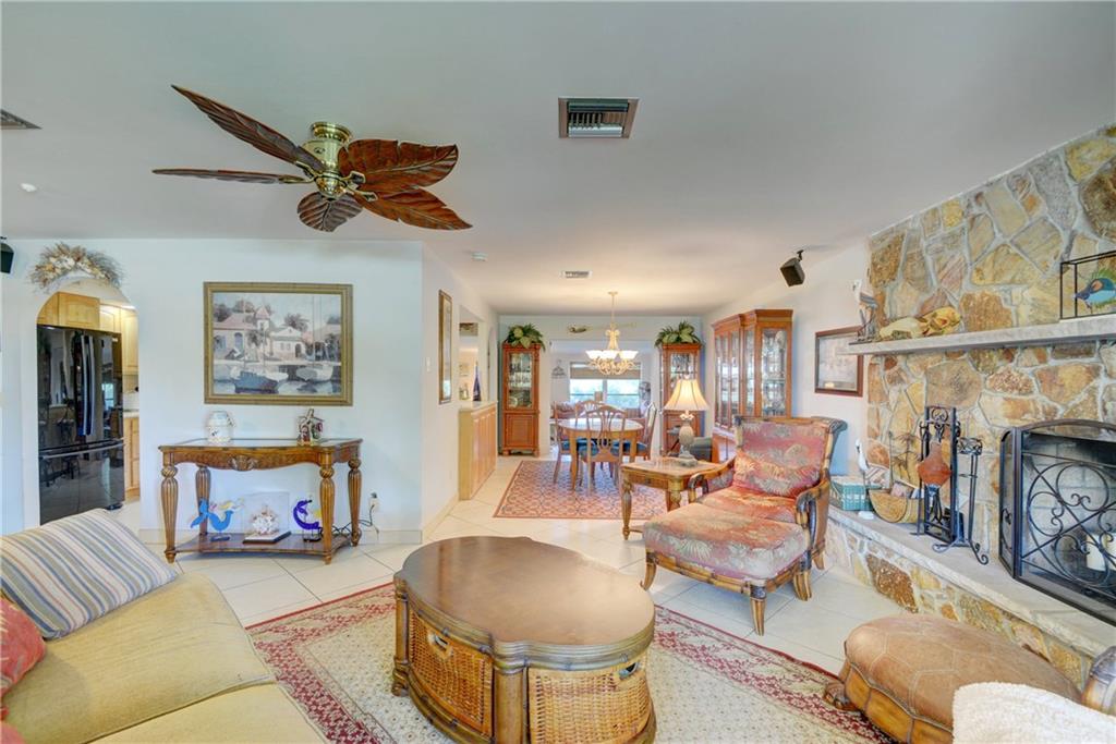 4893 Southeast Pilot Way Stuart, FL 34997 - Photo 8 of 28 Gallery Image 8