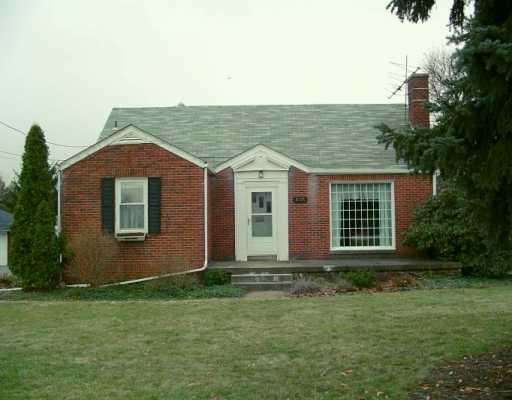 2136 Mercer Road New Brighton, PA 15066 - Photo 1 of 8 Gallery Image 1