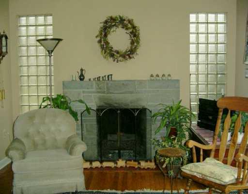 2136 Mercer Road New Brighton, PA 15066 - Photo 2 of 8 Gallery Image 2