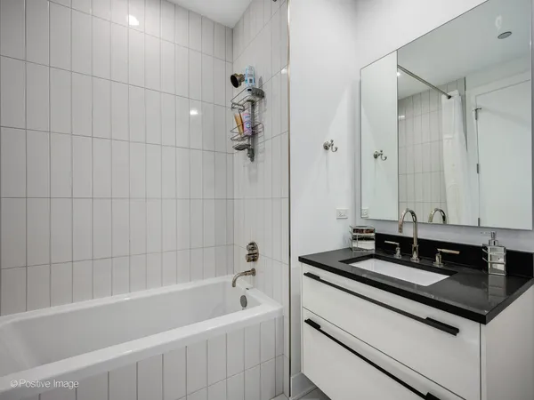 $16,750 | 403 North Wabash Avenue, Unit 15A, Chicago, IL 60611