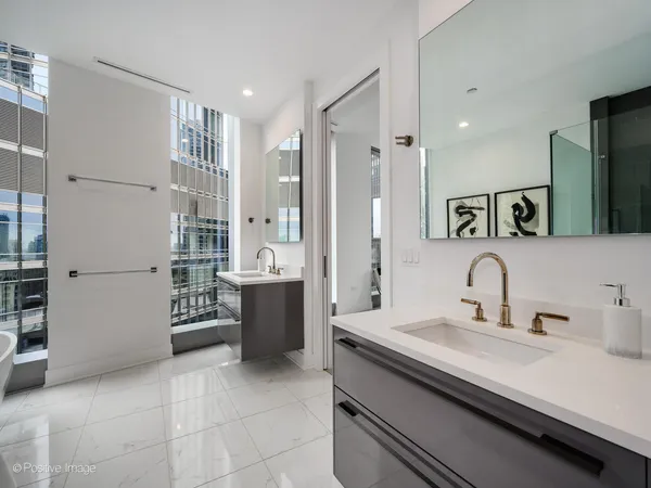 $16,750 | 403 North Wabash Avenue, Unit 15A, Chicago, IL 60611