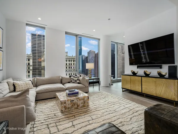 $16,750 | 403 North Wabash Avenue, Unit 15A, Chicago, IL 60611