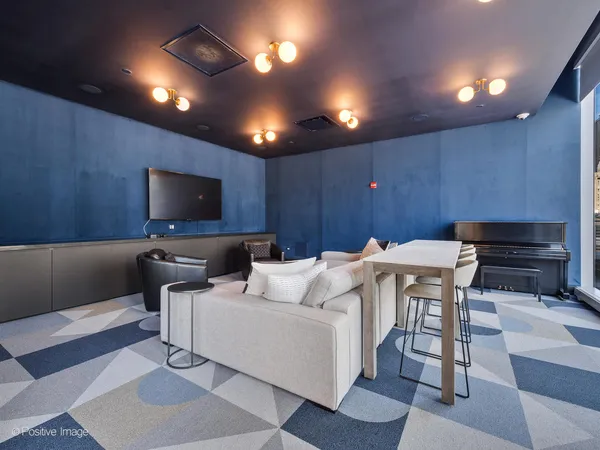 $16,750 | 403 North Wabash Avenue, Unit 15A, Chicago, IL 60611