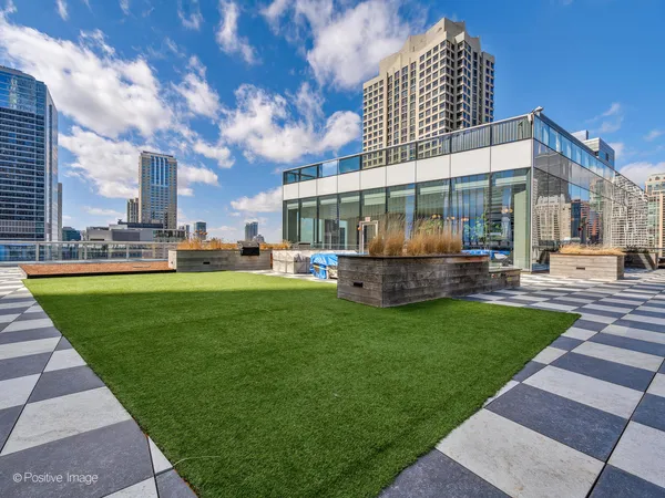 $16,750 | 403 North Wabash Avenue, Unit 15A, Chicago, IL 60611