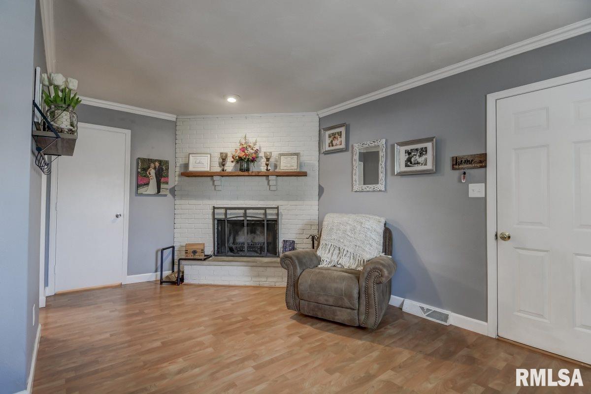 3900 Jonquil Drives Springfield, IL 62707 - Photo 12 of 36