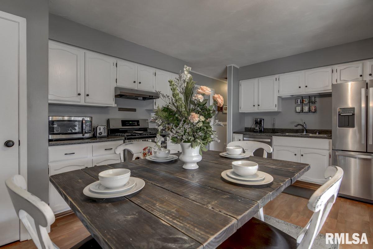 3900 Jonquil Drives Springfield, IL 62707 - Photo 5 of 36