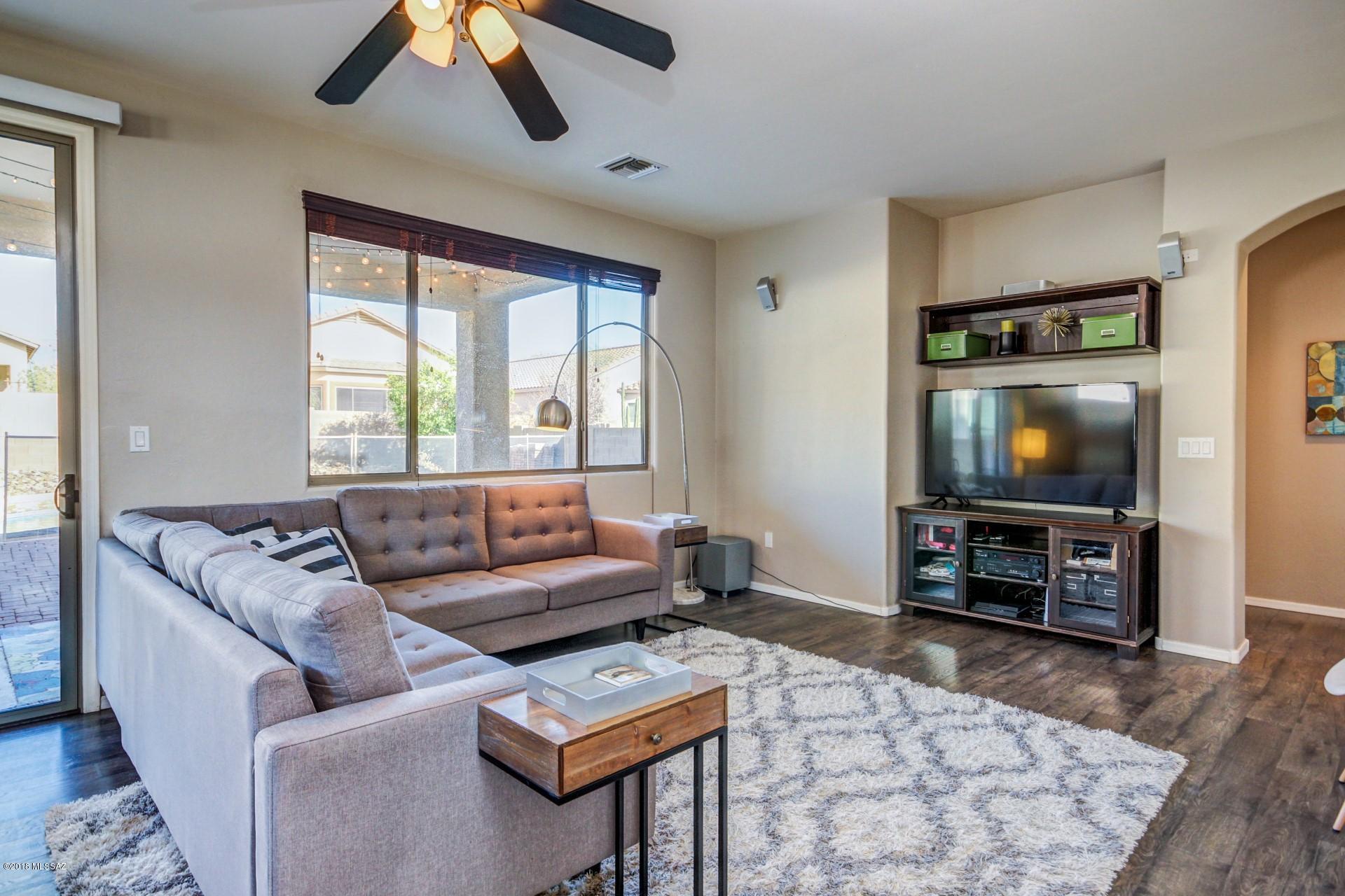 12866 Bloomington Loop Oro Valley, AZ 85755 - Photo 4 of 32