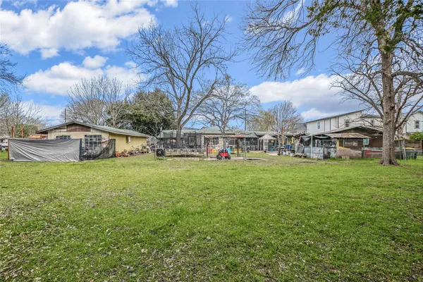 $985,000 | 5405 Prock Lane, Austin, TX 78721