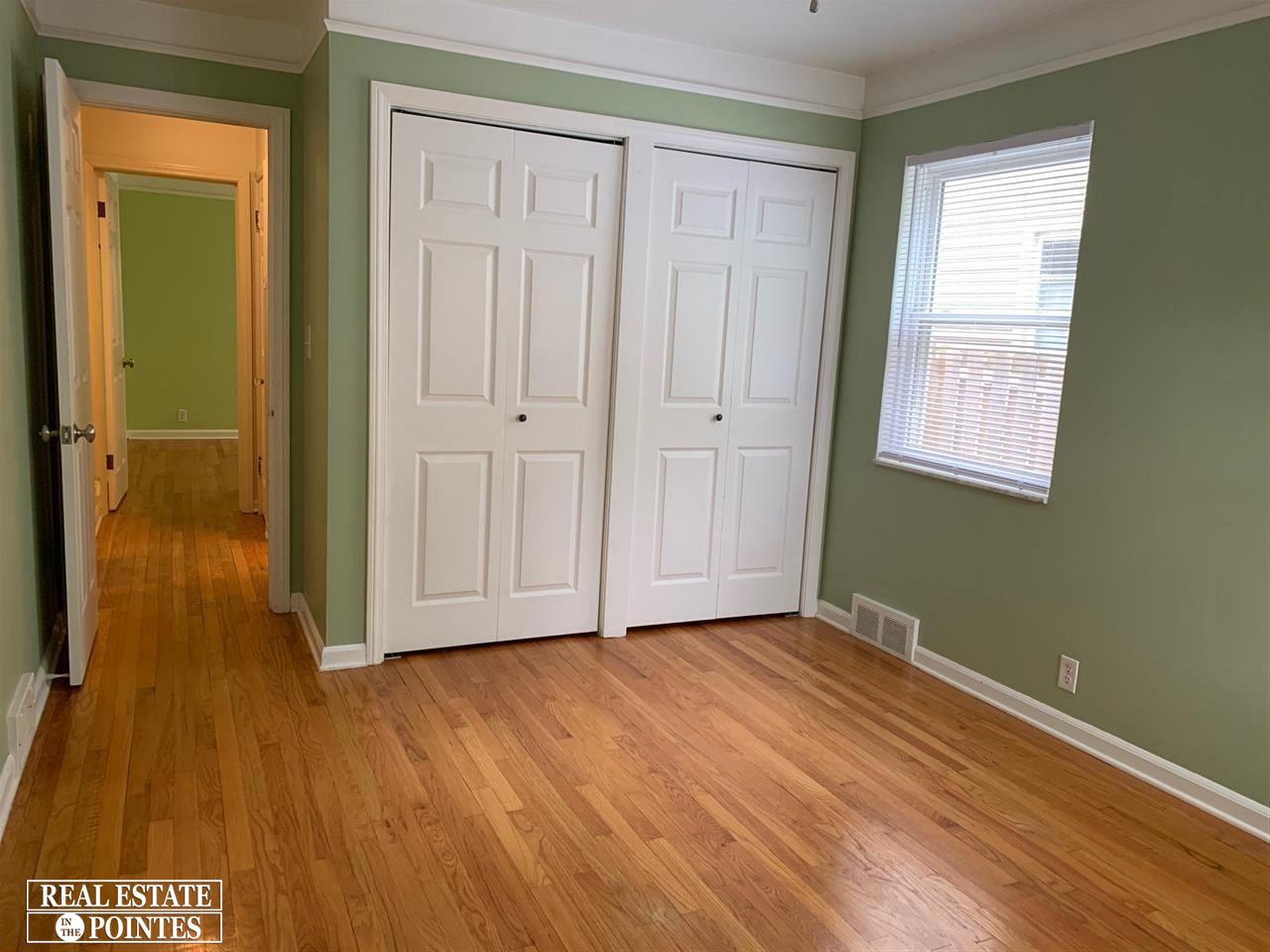 2065 Hampton Road Grosse Pointe Woods, MI 48236 - Photo 5 of 12