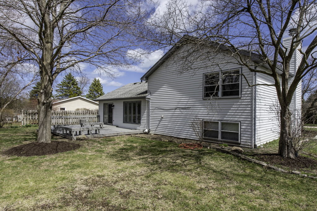 706 Roberts Road Winthrop Harbor, IL 60096 - Photo 22 of 29