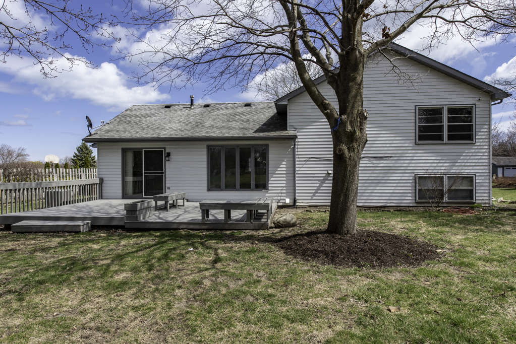706 Roberts Road Winthrop Harbor, IL 60096 - Photo 27 of 29