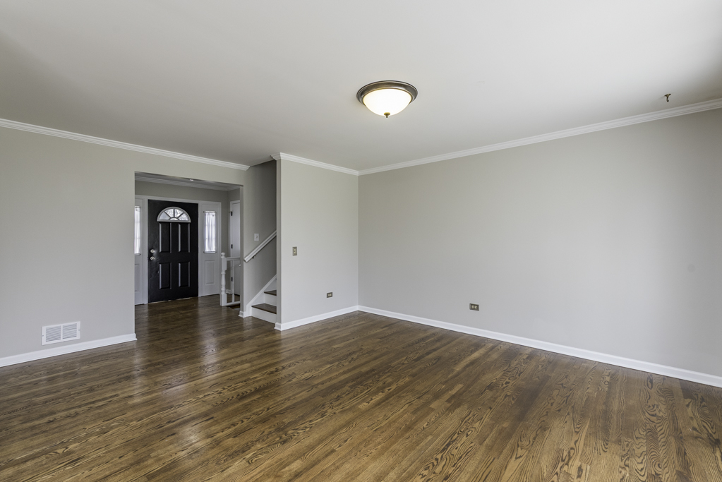 706 Roberts Road Winthrop Harbor, IL 60096 - Photo 9 of 29