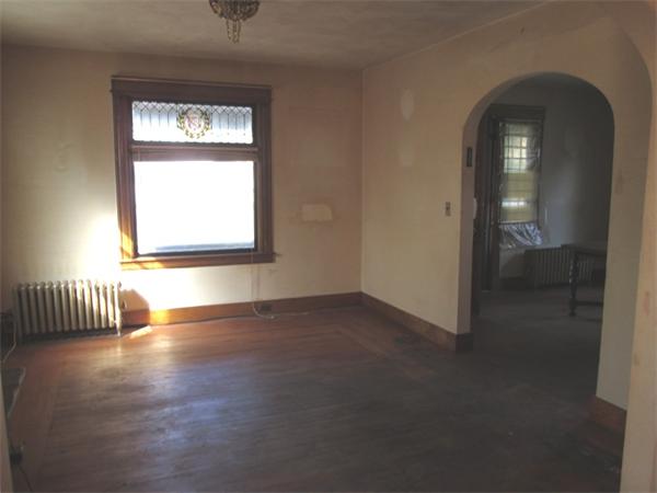 619 White Street Springfield, MA 01108 - Photo 4 of 16