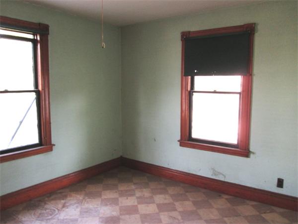619 White Street Springfield, MA 01108 - Photo 10 of 16