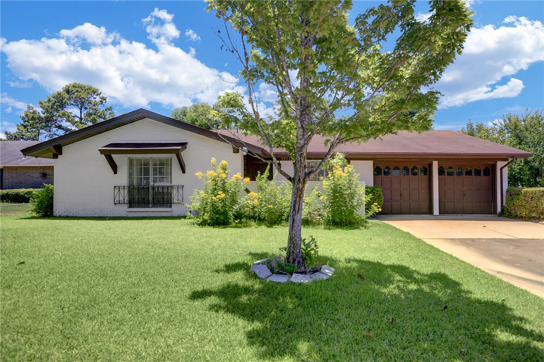 3905 Carmel Drive Austin, TX 78721 - Photo 1 of 1