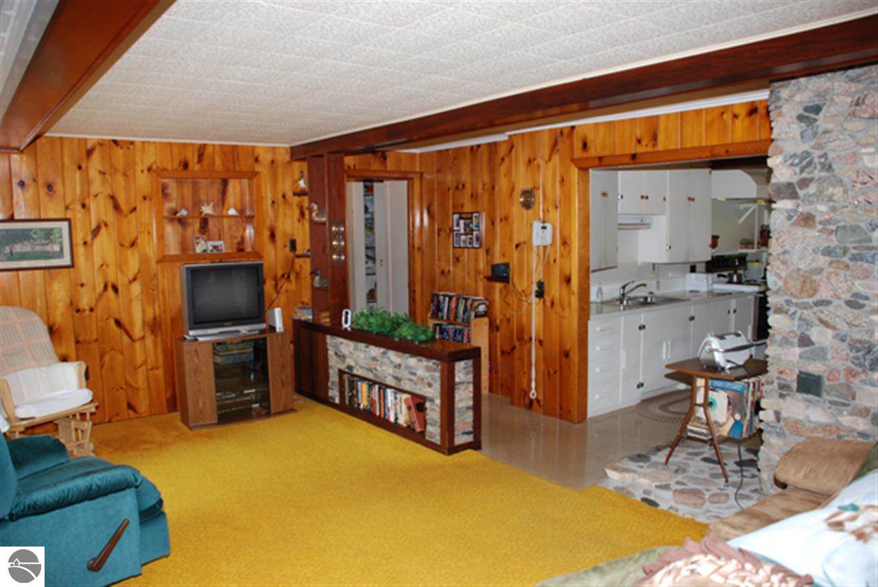 12393 Bluff Road Traverse City, MI 49686 - Photo 8 of 29 1775112-7.JPG