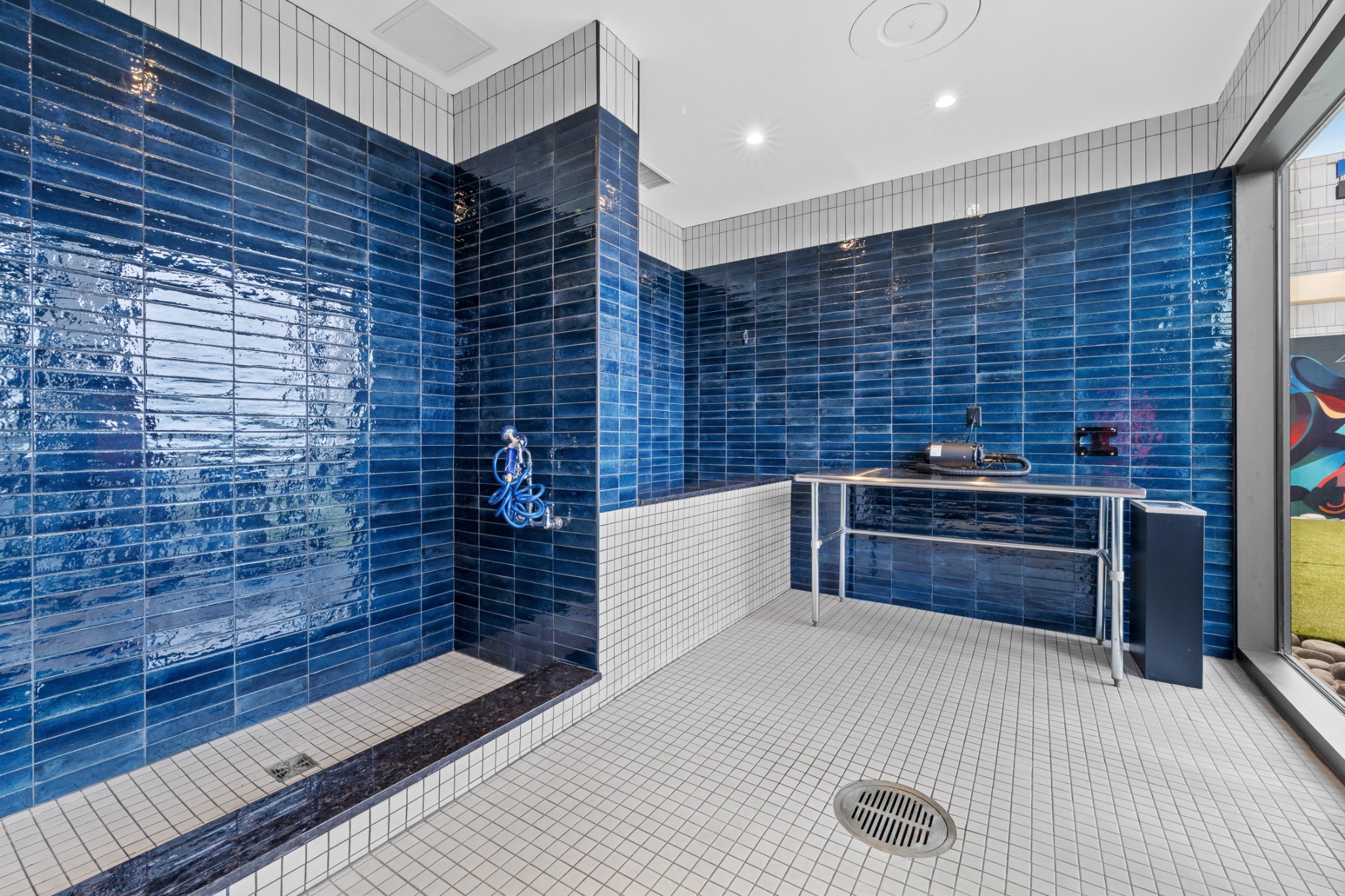 930 Commerce Street, Unit 508 Nashville, TN 37203 - Photo 30 of 65 a bathroom with a bathtub and a shower