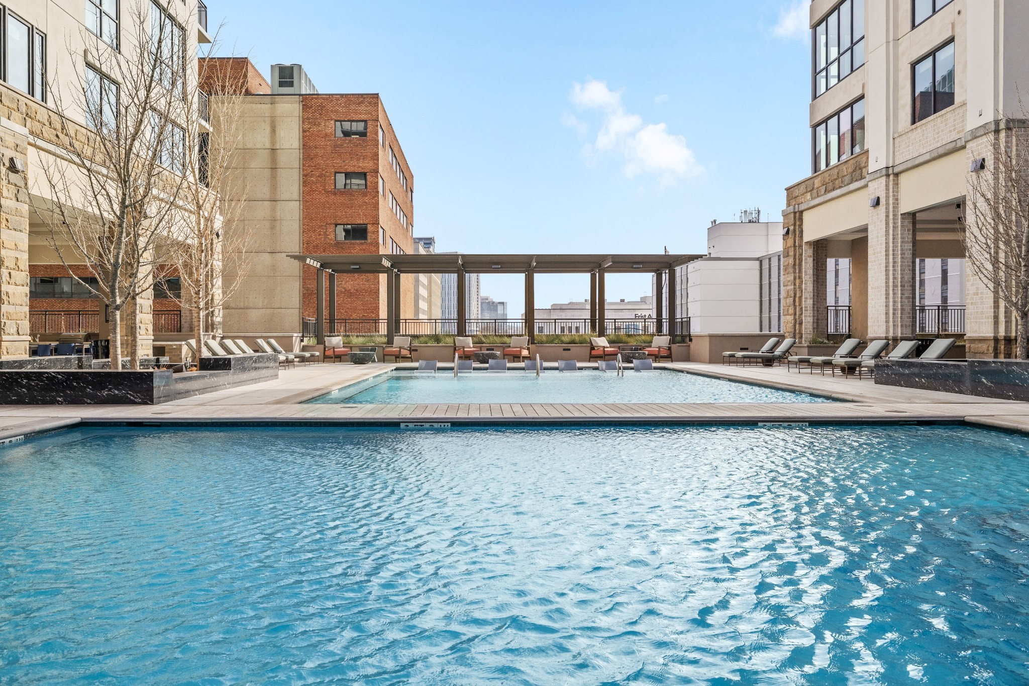 930 Commerce Street, Unit 508 Nashville, TN 37203 - Photo 51 of 65 a large building with a outdoor space
