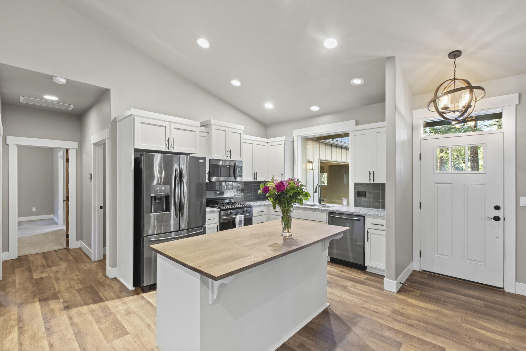 16907 Indio Road Bend, OR 97707 - Photo 10 of 46