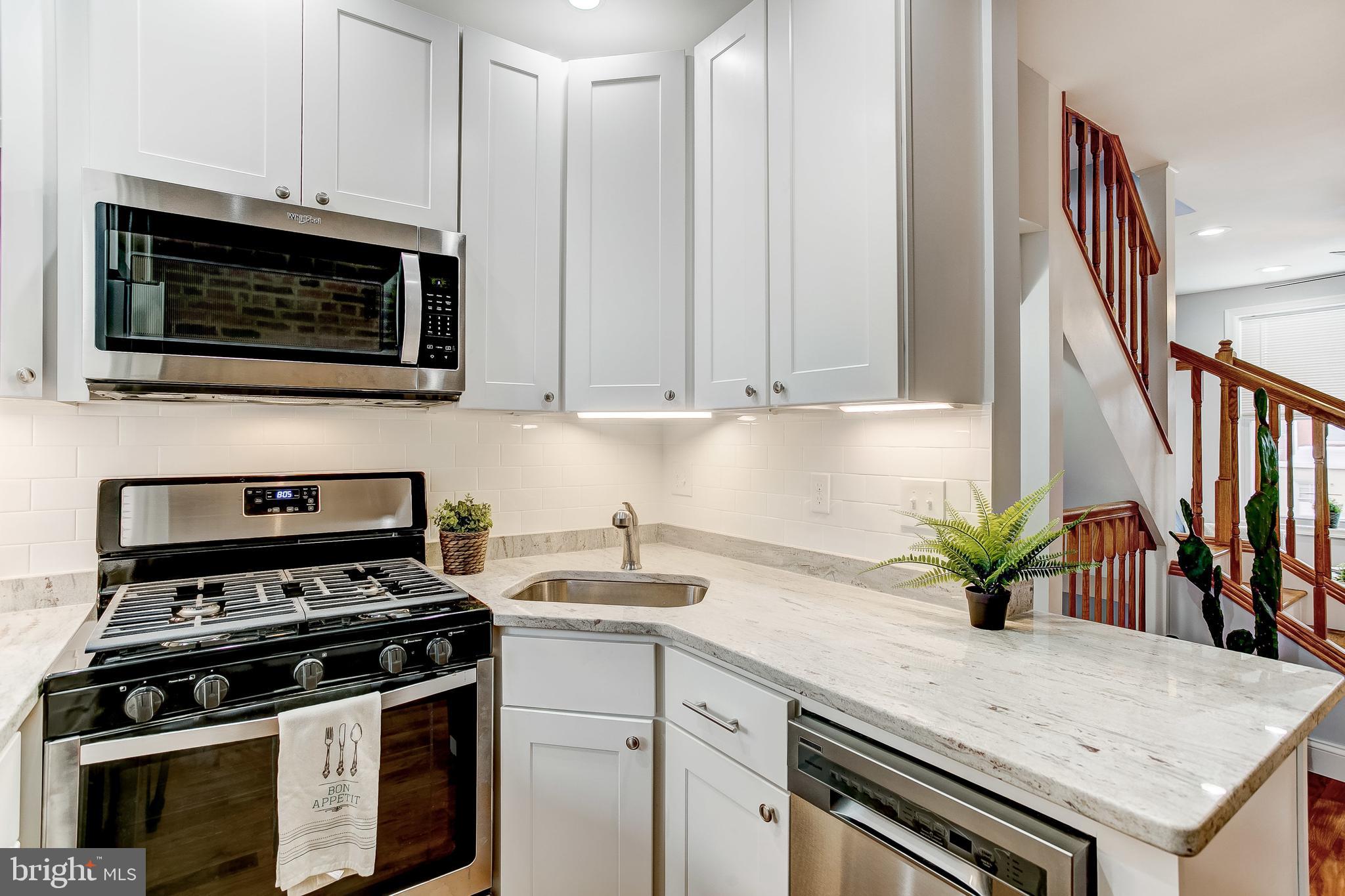 3433 Pleasant Place Baltimore, MD 21211 - Photo 11 of 39