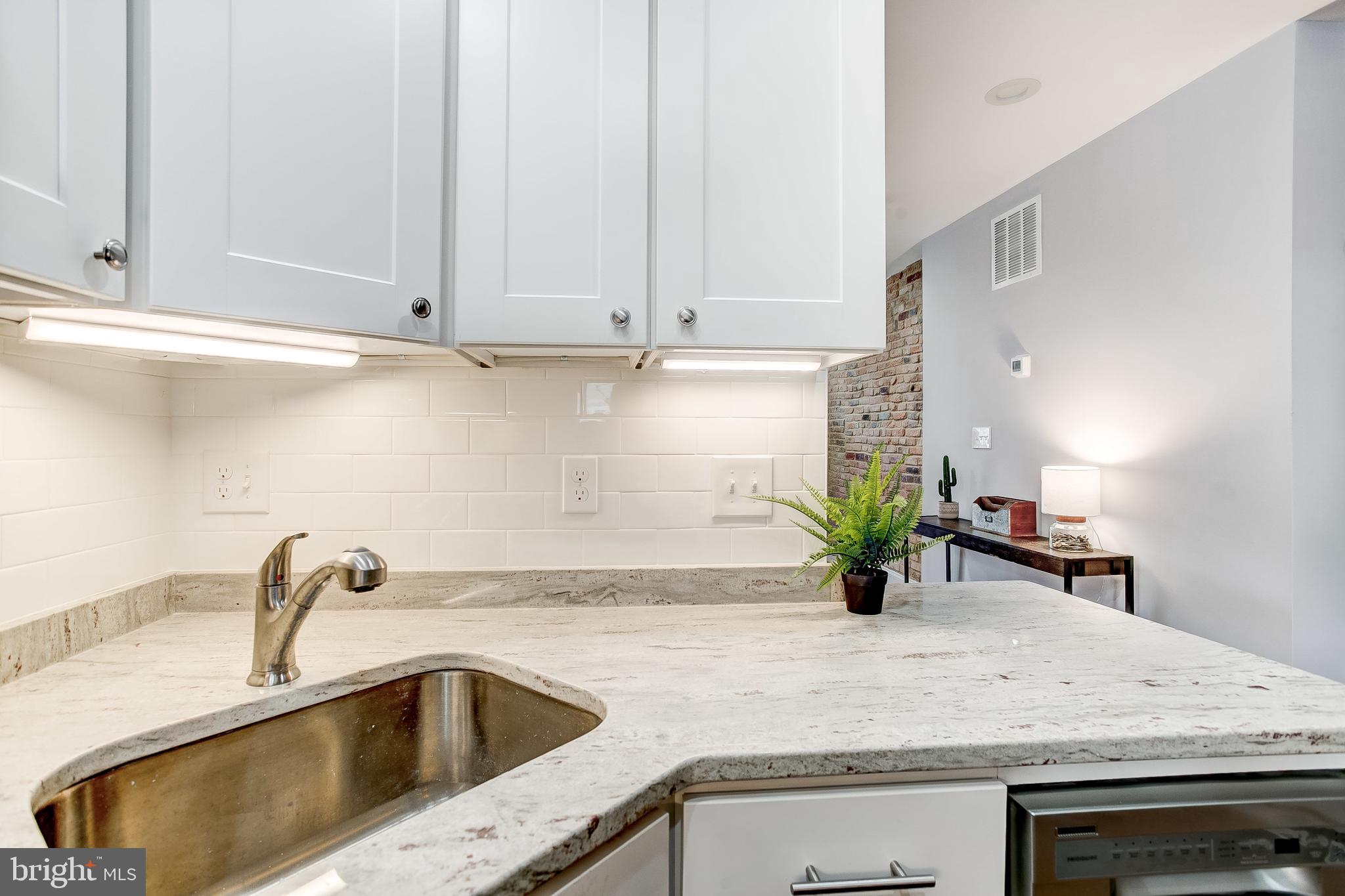 3433 Pleasant Place Baltimore, MD 21211 - Photo 12 of 39