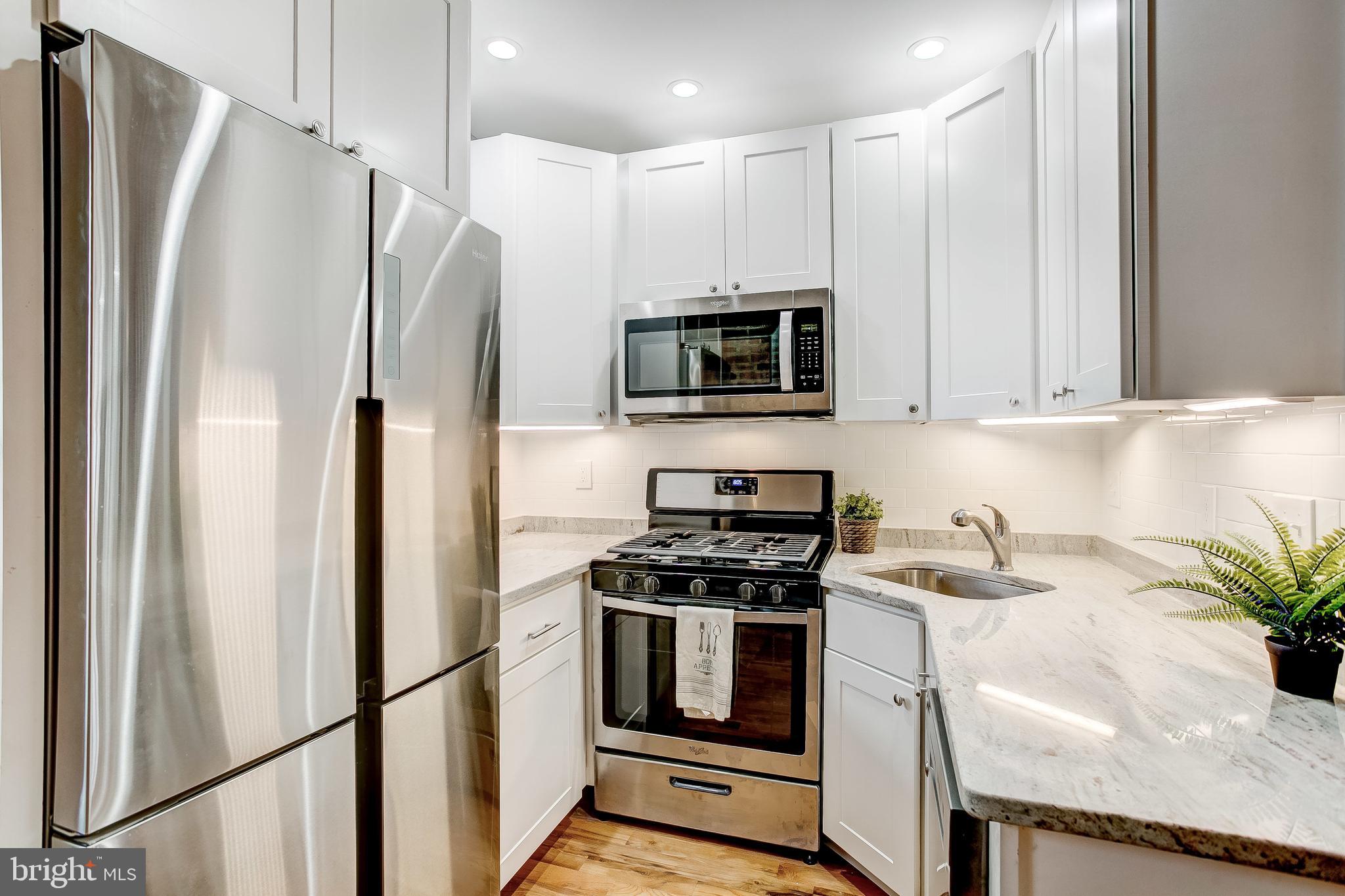 3433 Pleasant Place Baltimore, MD 21211 - Photo 10 of 39