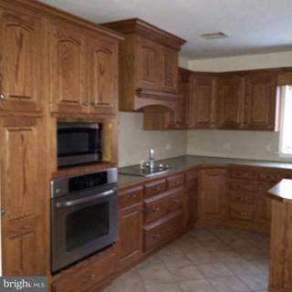 2554 Lebanon Road Manheim, PA 17545 - Photo 8 of 11